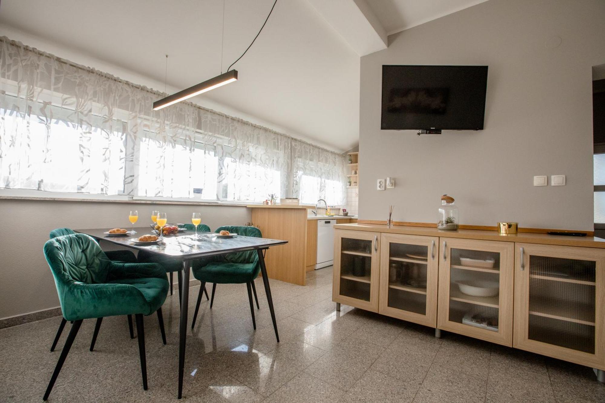 Apartmani Ana & Milo Lopar Habitación foto